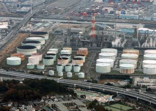 آیا معافیتهای خرید نفت از ایران تمدید میشوند؟