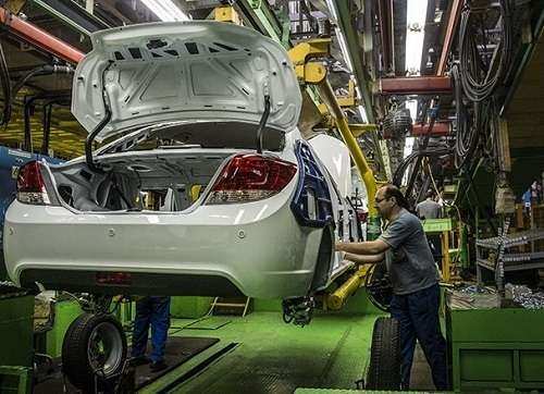 رایزنی مجلس با دولت برای تعیین تکلیف قیمت خودرو