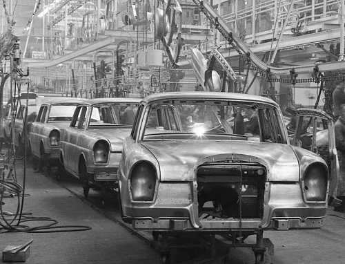 بازگشت به کارخانه بنز در دهه 60 میلادی