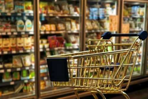 قفسه خالی فروشگاهها از ماکارونی و کنسرو ماهی!