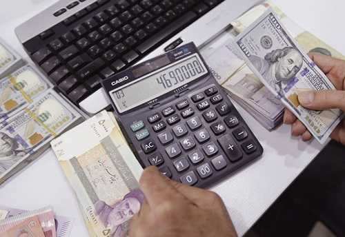سبقت گرانی دلار در بازار نسبت به صرافی ملی
