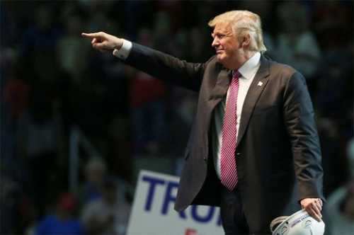 ترامپ: بدون هیچگونه پیش‌شرطی آماده مذاکره با ایران هستیم