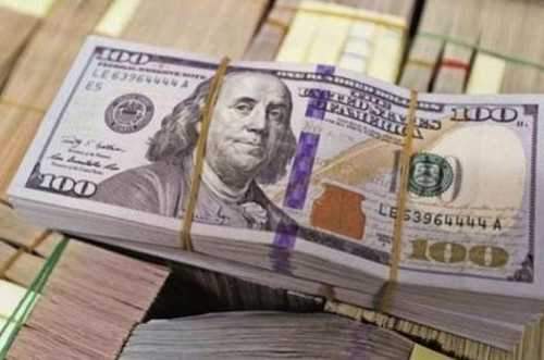 برگشت قیمت دلار از کف 6 ماهه