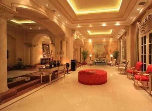 برجهای الهیه با دیوار طلا