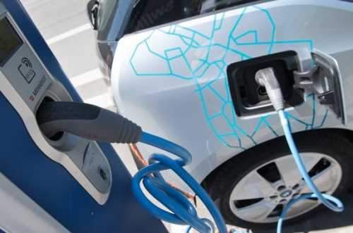 قیمت نفت میتواند به خاطر خودروهای برقی به بشکهای 10 دلار برسد