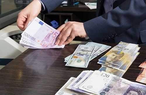 رشد قیمت دلار در بازار تهران