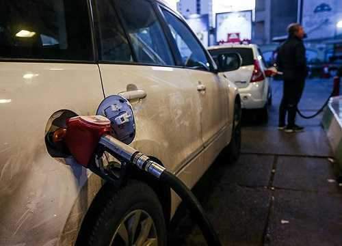 پیشنهاد کاهش قیمت بنزین آزاد به 2000 تومان