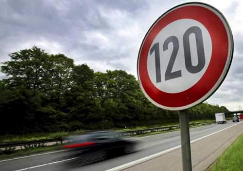 کشمکشها در آلمان بر سر محدودیت سرعت در بزرگراهها