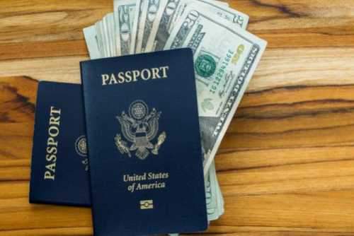 مسافران برای خروج از کشور به جز عوارض مالیات هم بدهند
