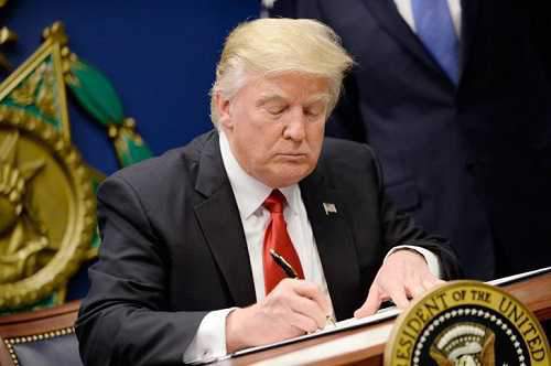 کدام میلیاردرها در دوره ترامپ برد کردند؟