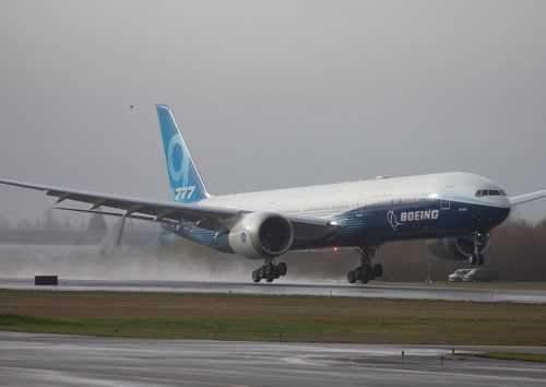 هواپیمای جدید بوئینگ با بزرگترین موتور دوقلو جهان پرواز کرد