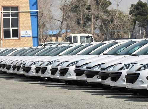 بازار خودرو سردرگم شده است