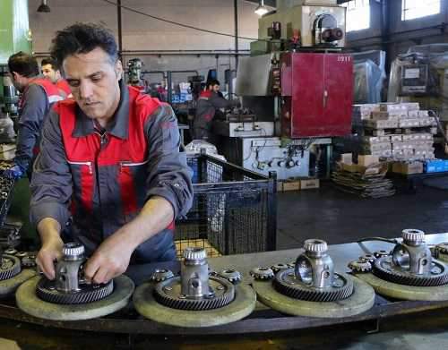 کمبود برخی قطعات خودروهای خارجی و کامیونها در بازار