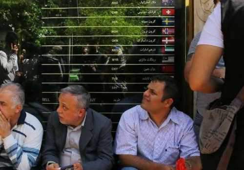 کنترل بازار ارز با فروش سهام شرکتهای دولتی در بورس
