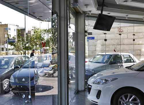 خریداران چشم انتظار کاهش قیمت ها در بازار خودرو
