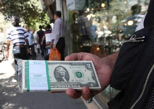 خروج بی سر و صدای سوداگران از بازار ارز