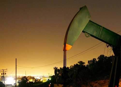 بهای نفت امروز جمعه در بازارهای جهانی