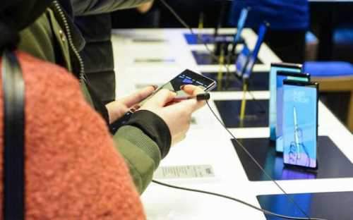رشد قیمت گوشی موبایل، همپای نرخ ارز
