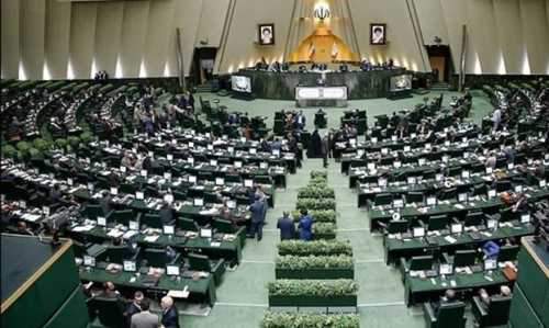 چرا تحویل خودرو دنا پلاس به نمایندگان مجلس خبرساز شد؟