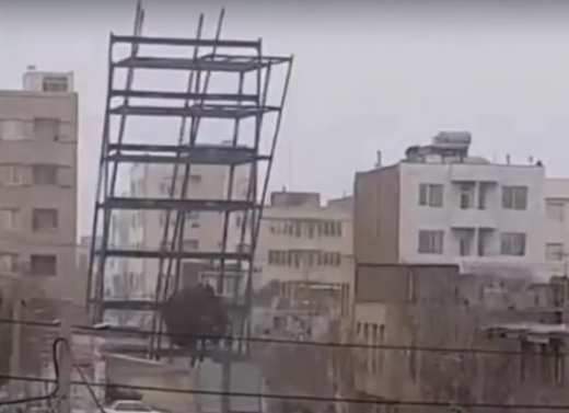حکایت فروریزش اسکلتهای فلزی سازه نیمهکاره!