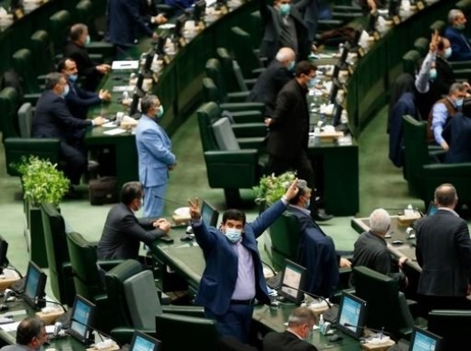 سعیدی: بدلیل تصویب طرح صیانت از حقوق کاربران در فضای مجازی از مردم ایران عذرخواهی میکنم