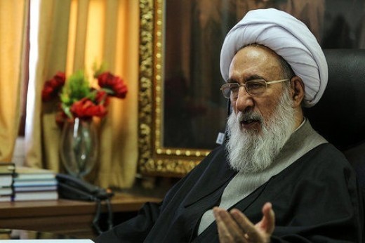 آیتالله مجتهدشبستری مگان فرانسوی سوار میشود