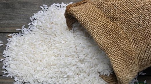 قیمت برنج خارجی و ایرانی کاهش مییابد
