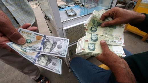 قیمت جدید دلار و یورو در صرافی های بانکی - 24 آبان