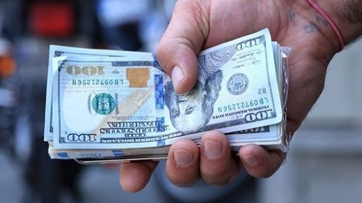 قیمت جدید دلار و یورو در صرافی های بانکی - 8 آذر