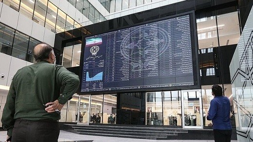 شاخص بورس 18 هزار واحد ریزش کرد