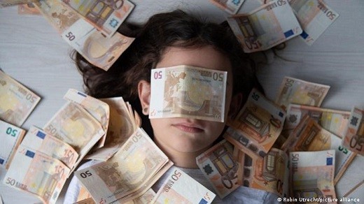 پسانداز آلمانی ها به 7.7 بیلیون یورو رسید