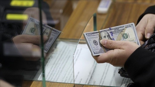 قیمت امروز دلار و یورو در صرافی های بانکی - 7 بهمن