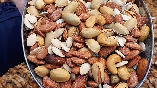 چگونگی تشخیص آجیل کهنه و رنگ شده