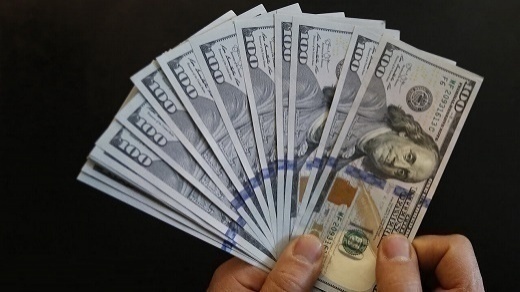 قیمت روز دلار و یورو در صرافی بانکی ; 1400/12/24