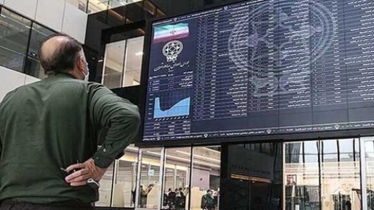 کاهش 15 درصدی خروج پول از بورس