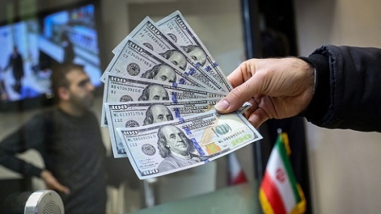 عقب‌نشینی بازار ارز