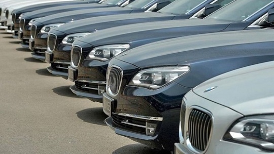 زمینگیر شدن واردات خودرو با شروط اضافی