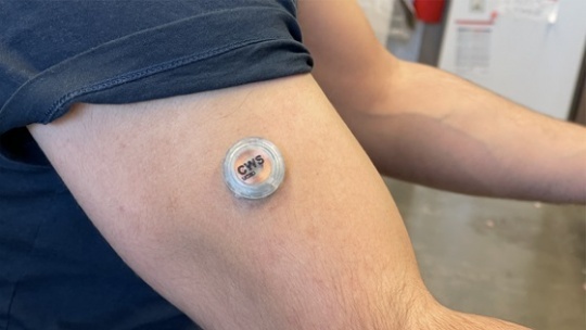 این قطعه پوشیدنی شما را از حال و روزتان مطلع میکند