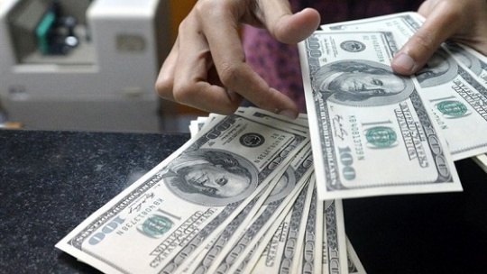 قیمت واقعی دلار نباید بالاتر از 25 هزار تومان باشد