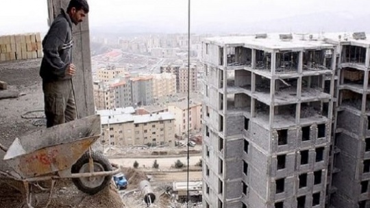 بیحقوقیِ دردناکِ کارگران ساختمانی