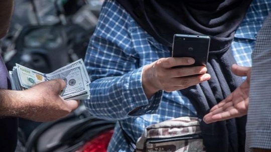 مسیر متفاوت قیمت دلار در تهران و هرات