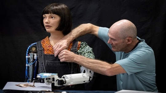 آینده رابطه انسان و هوش مصنوعی