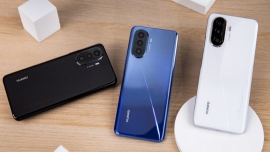 گوشی نوا Y70 هوآوی را فقط هفتهای دوبار شارژ کنید