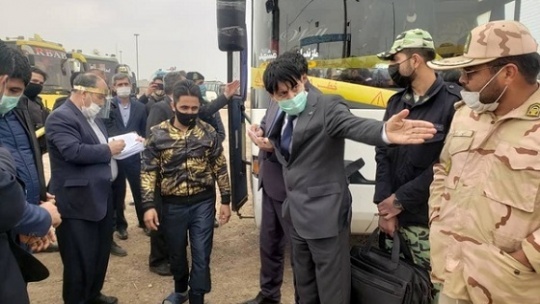 یک بام و دو هوای اخراج اتباع