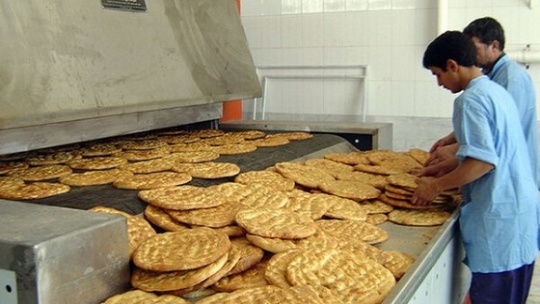 تنور داغ کم فروشی در برخی نانوایی‌ها