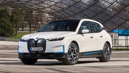 پولی شدن برخی امکانات در مدل‌های جدید ب‌ام‌و