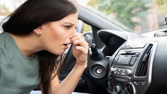 چند ترفند ساده برای رفع بوی بد داخل خودرو