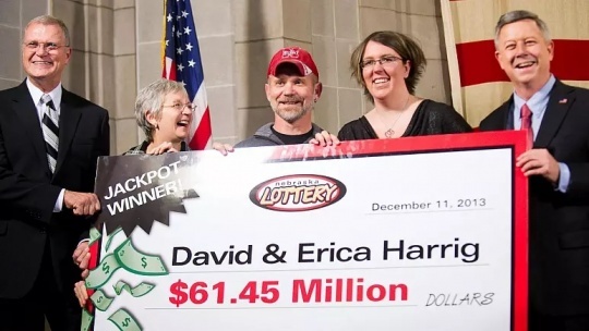 چرا بلیط برنده بخت‌آزمایی برای برخی خوشبختی می‌آورد و برای عده‌ای بدبختی؟ 