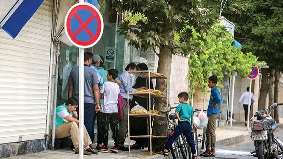 باز هم داستان تکراری شلوغی صف های نان