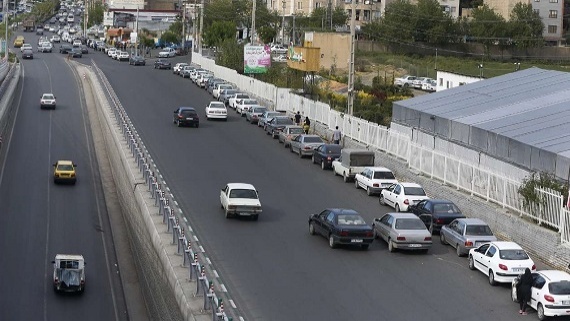 شایعه بنزین 8 هزار تومانی و شلوغی پمپ بنزین ها